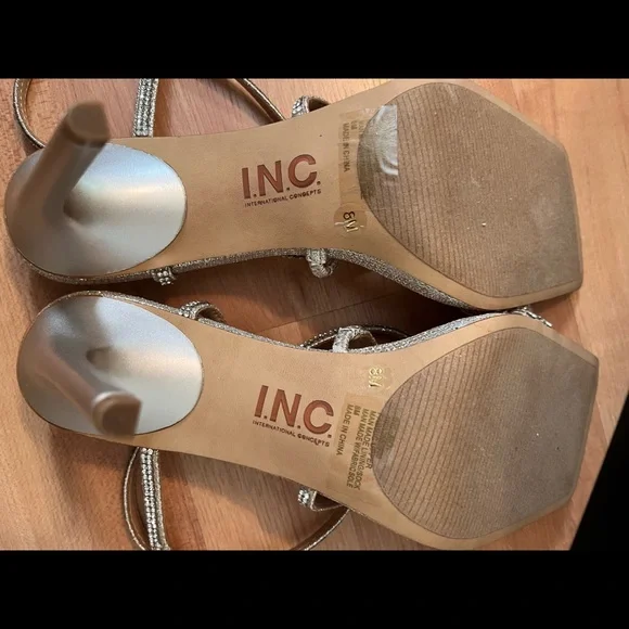 FREE SHIPPING ‼️BRAND NEW IN BOX- NEVER WORN EVENING HEELS FOR WOMEN 👠 SIZE 8 - Picture 6 of 16